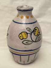  Vase des faïences d'ORCHIES,  Signé DIAZ, décor de baies jaunes, Signé dessous