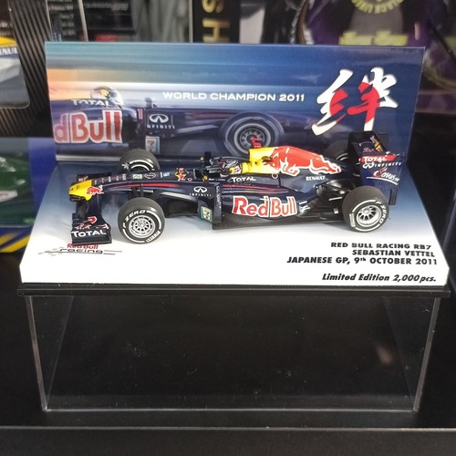 Redbull renault rb7 vettel - f1,