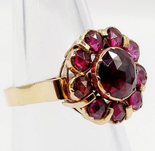 Bague marguerite antique or 18k grenat sertis clos sur paillon (circa 1900)