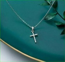 Pendentif croix femme diamant