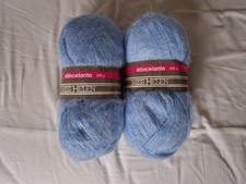 2 grosses pelotes de laine - 200g