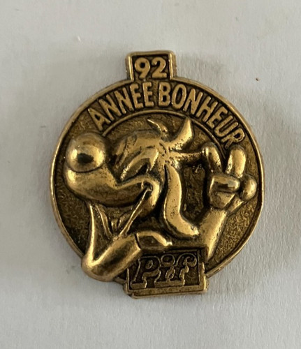 Pin pif le chien - - pin's,