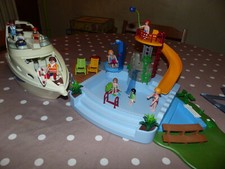 Lot playmobils : YACHT + GRANDE PISCINE A TOBOGGAN + PERSO ET ACCESSOIRES 
