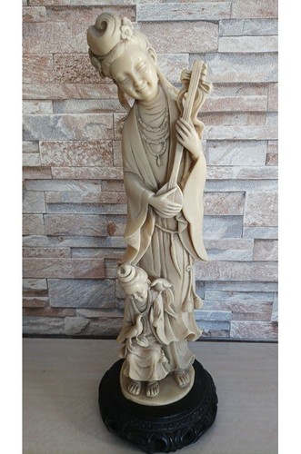 Grande statuette musicienne - grande,
