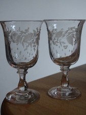 CAVE LIQUEUR 2 ANCIENS VERRES
