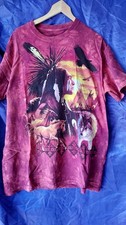 T Shirt Indien Chevaux Loup Aigles Fond rouge Large The Mountain USA 100 % coton