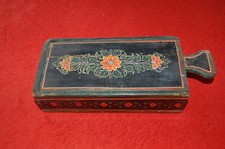 Ancienne boite en bois dont 8