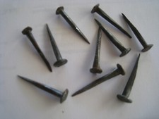 Lot de 10 Clous Forgés en acier  de 30 mm à tête pointe de diamant