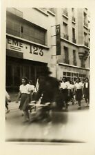 PHOTO ANCIENNE - VINTAGE SNAPSHOT - PHOTO RATÉE ERREUR VÉLO VITESSE OBSTRUCTION