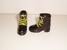 Chaussures,poupée mannequin boots noires lacets jaunes rangers ,shoes (3,5cm)