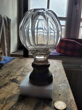 Ancienne boule d'escalier en verre facetté Baccarat? monture bronze? XIXè?