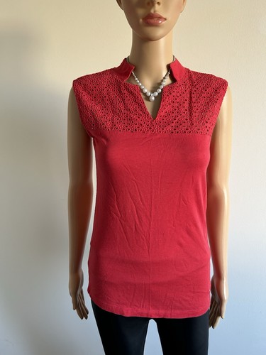 Haut rouge sans manches - , mise