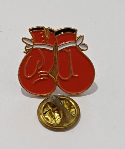 Pin rétro insigne - (b3), pin's