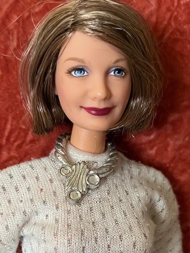 Magnifique barbie grand mère - barbie,