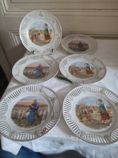 Six assiettes à dessert