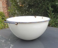 CUVETTE émaillée blanche  avec anses en bon état VINTAGE