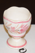 Coquetier HB Quimper crème et rose en bon état.