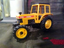 Tracteur Ford 7710 jaune  Roues Etroites Britains 1987 1/32