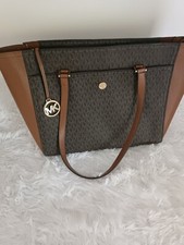 Sac Michael Kors – Grand cabas marron et monogramme MK
