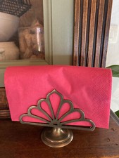 Superbe support de serviette ou de courrier en étain, " Les étains de la rose ".