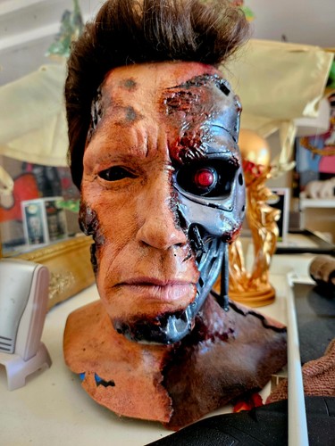 Pièce unique buste - buste, terminator