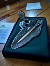 Encrier ancien en régule avec coupe papier