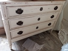 Commode blanche cérusée de style Louis XVI