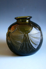 VASE EN VERRE GRAVÉ À