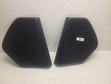 Cache haut parleur porte avant