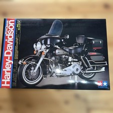 Moto Tamiya 1/6