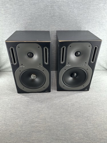 Pair behringer truth b2031 - pair,