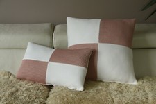 Housse coussin carré cousue main 50x50 rose et blanc