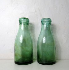 2 anciennes bouteilles en