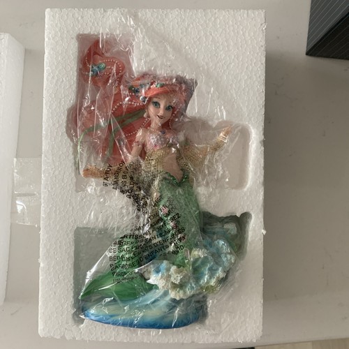Disney showcase collection - disney,