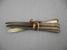 Lot de 5 couteaux en metal