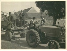 TRACTEUR AGRICOLE  ( snapshot )   dim : 9 /12cm