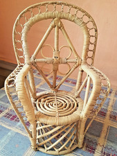 Fauteuil de poupée en osier