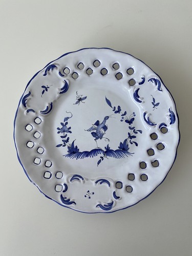 Assiette décor ajourée