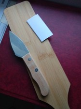 Planche a découper avec couteau