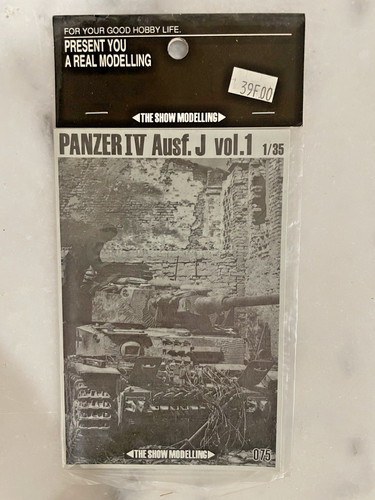 The show modelling - the, 075