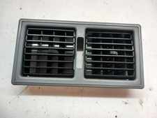 grille ventilation centrale