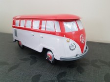 Boîte à gâteaux vide en métal - voiture COMBI Volkswagen VW rouge et blanc.