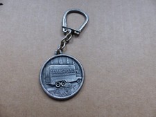 Ancien porte clé métal : camion transports / centre routier déménagements PARIS