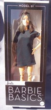Barbie BASICS brune modèle 1