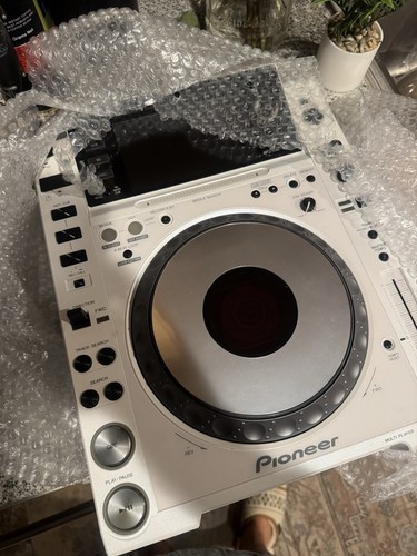 Limited white cdj - (2),