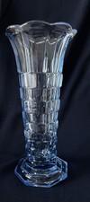Un vase Art déco d'un bleu unique