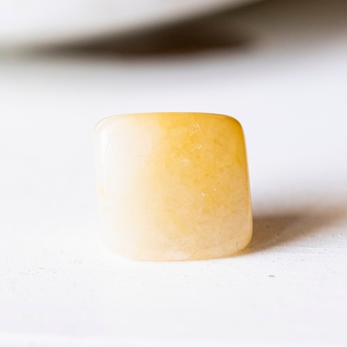 Jade jaune pierre roulée - jade,