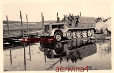 Tracteur Sd. Kfz. 8 avec canon