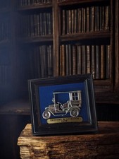 Véhicule miniature ancien