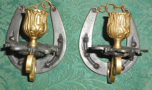 Cast iron brass horseshoe wall - brass,